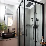 Lea, Stylish, With Common Pool Villa