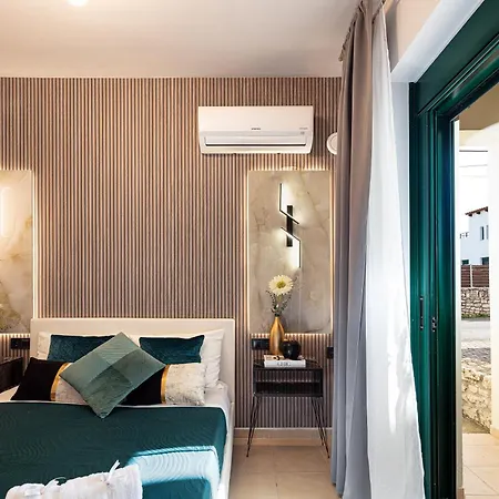 Lea, Stylish, With Common Pool *