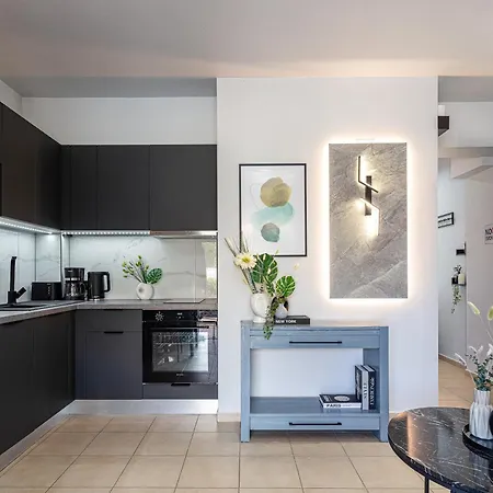 Lea, Stylish, With Common Pool خانيا