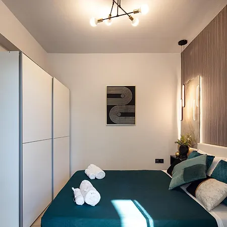 Lea, Stylish, With Common Pool