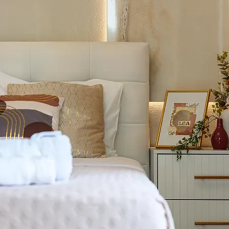 Lea, Stylish, With Common Pool