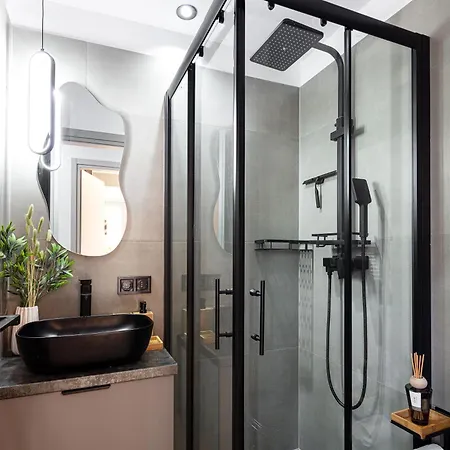 Lea, Stylish, With Common Pool Villa