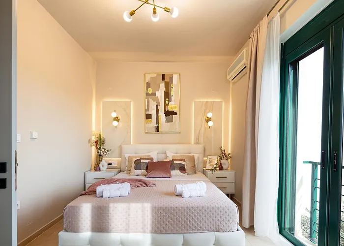 Lea, Stylish, With Common Pool Βίλα *