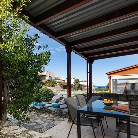 Вилла Lea, Stylish, With Common Pool *