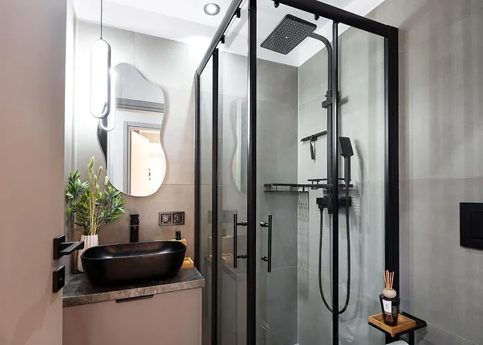 Lea, Stylish, With Common Pool Вилла