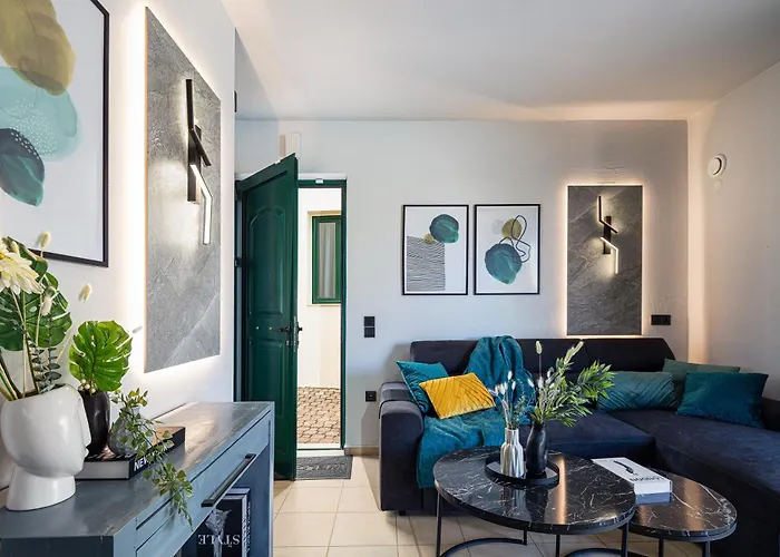 Lea, Stylish, With Common Pool Вилла Ханья